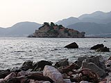 Widok na zabudowania Sveti Stefan. Wybrzee Czarnogry. Adriatyk.  © S. Wasyluk