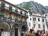 Kamieniczki w starym Kotorze.  © S. Wasyluk